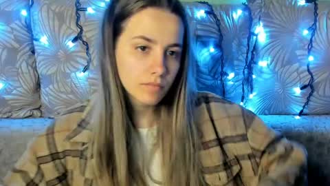 Maggie online show from 04-12-26, 04:06