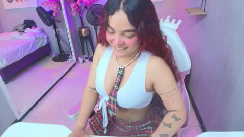 Maggy online show from 11-25-25, 04:01