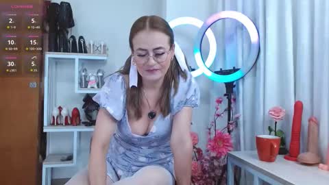 Snapshot of maghenta chatting on 09-16-25, 08:32 Maghenta-MS mature online show from 09-16-25, 08:32