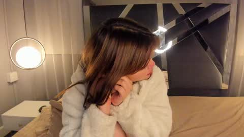 magic_aliice online show from 03-05-25, 06:34