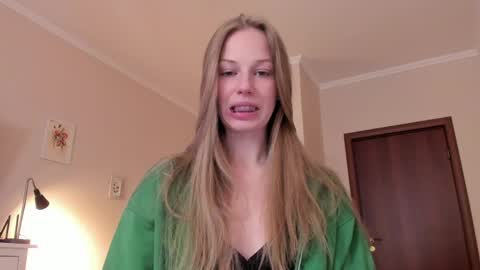 Snapshot of magic_couple13 chatting on 04-30-26, 10:21 Alice online show from 04-30-26, 10:21