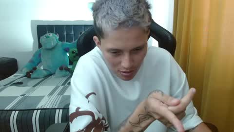 Snapshot of magic_jadee chatting on 05-27-26, 05:43 Jade online show from 05-27-26, 05:43