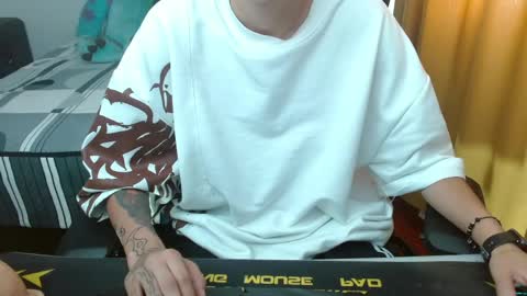 Snapshot of magic_jadee chatting on 06-05-26, 04:35 Jade online show from 06-05-26, 04:35