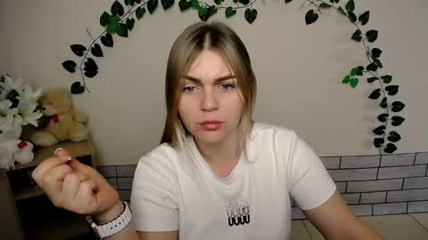 magic_katarina_ online show from 12-26-24, 09:44