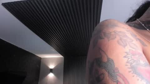 Snapshot of magic_marg chatting on 10-16-25, 09:27 Marge online show from 10-16-25, 09:27