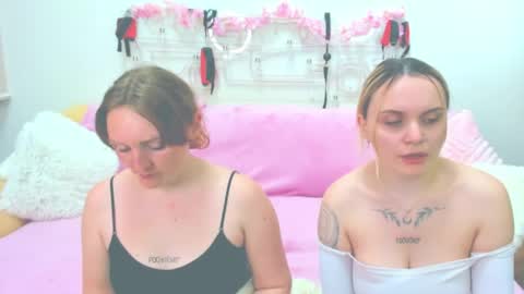 Lili and Bella online show from 04-17-26, 07:33