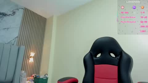 Snapshot of magievans1 chatting on 10-06-25, 12:35 magievans1 online show from 10-06-25, 12:35