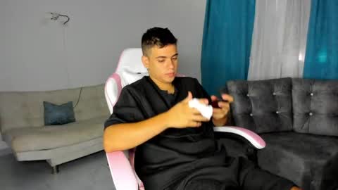Snapshot of magnificent_star18 chatting on 06-14-26, 02:41 RONALD online show from 06-14-26, 02:41