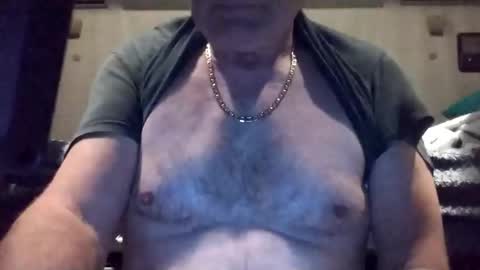 Snapshot of magnit4723 chatting on 11-22-25, 02:32 magnit4723 online show from 11-22-25, 02:32