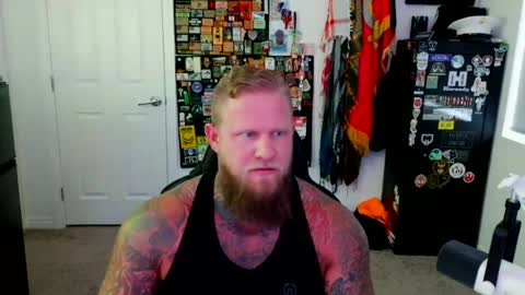 Snapshot of magnus0331 chatting on 06-15-26, 02:03 Magnus online show from 06-15-26, 02:03