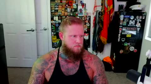 Snapshot of magnus0331 chatting on 06-16-26, 02:03 Magnus online show from 06-16-26, 02:03