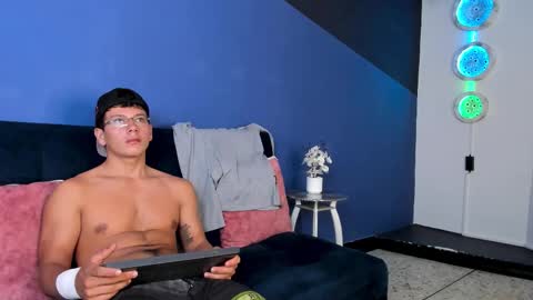 Magnus online show from 12-21-25, 03:41