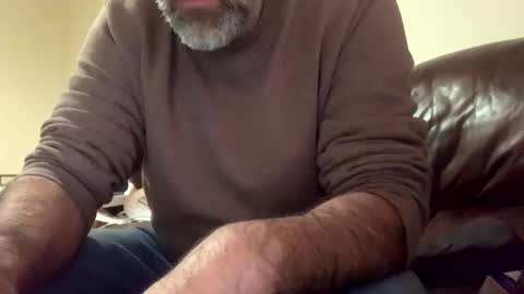 Snapshot of magnusryder chatting on 10-04-25, 12:47 Daddy Bear online show from 10-04-25, 12:47