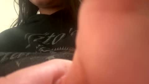 Snapshot of mags1995 chatting on 02-15-26, 08:02 mags1995 online show from 02-15-26, 08:02