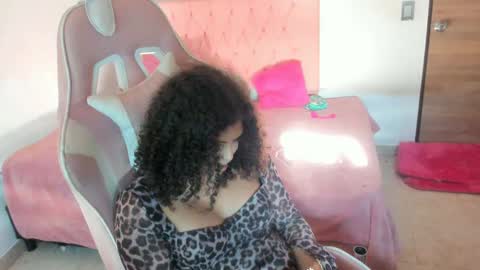 Snapshot of mahia_frizzy chatting on 10-07-25, 09:45 mahia_frizzy online show from 10-07-25, 09:45