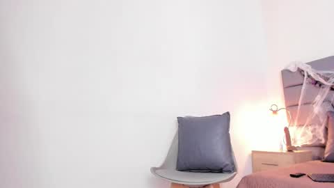 maia_520 online show from 10-14-25, 06:31