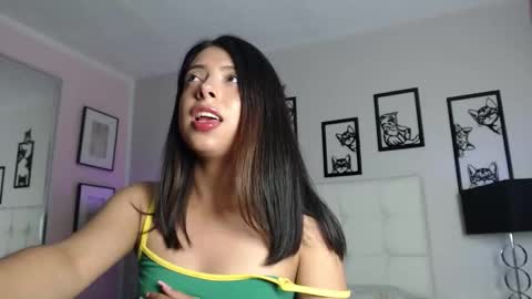 Maia Reficco online show from 12-01-25, 07:52