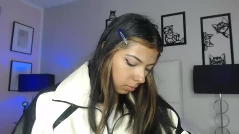 Maia Reficco online show from 03-17-26, 01:03