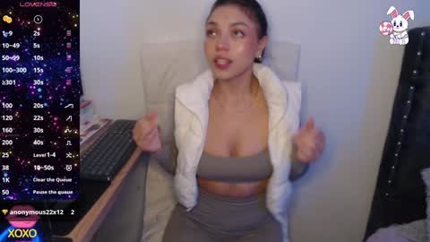 Snapshot of maiaa_evans chatting on 12-04-24, 02:31    t  online show from 12-04-24, 02:31