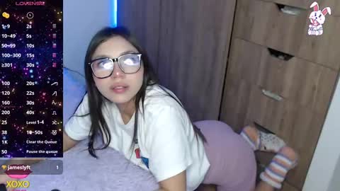 Snapshot of maiaa_evans chatting on 03-05-25, 02:03    t  online show from 03-05-25, 02:03