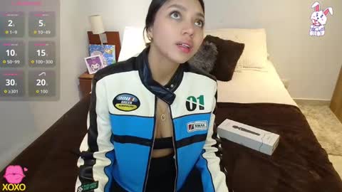 Snapshot of maiaa_evans chatting on 09-17-25, 01:51    t  online show from 09-17-25, 01:51