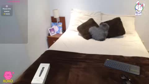 Snapshot of maiaa_evans chatting on 10-12-25, 02:10    t  online show from 10-12-25, 02:10