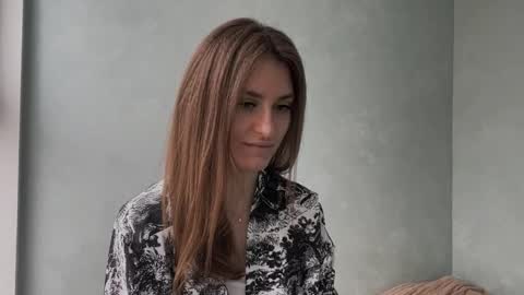 M I A online show from 04-02-26, 08:12