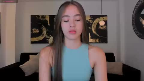 Snapshot of maiacollins chatting on 09-22-25, 05:37 Maia online show from 09-22-25, 05:37