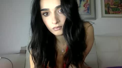 Snapshot of maiamaiamaia chatting on 10-15-25, 02:01 maia online show from 10-15-25, 02:01
