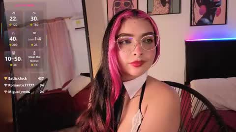 Snapshot of maiamancini chatting on 07-23-26, 01:58 Maia online show from 07-23-26, 01:58