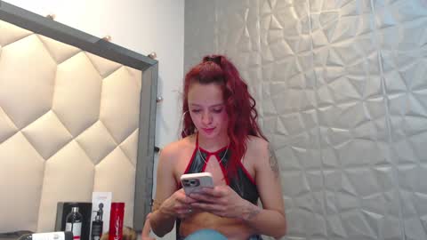 Snapshot of maiapark chatting on 12-21-24, 06:23 Maia online show from 12-21-24, 06:23