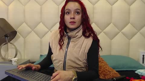 Snapshot of maiapark chatting on 02-02-25, 02:13 Maia online show from 02-02-25, 02:13