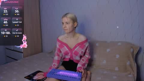 Your kitty online show from 11-25-25, 03:06