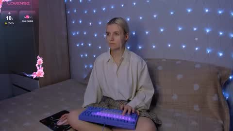 Your kitty online show from 12-18-25, 04:02