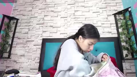  MAILY CAN  online show from 09-10-25, 01:11