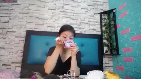  MAILY CAN  online show from 09-17-25, 12:29