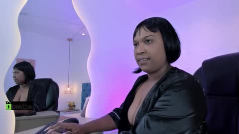 Snapshot of mailyndixon chatting on 11-08-25, 05:18 Mailyn online show from 11-08-25, 05:18