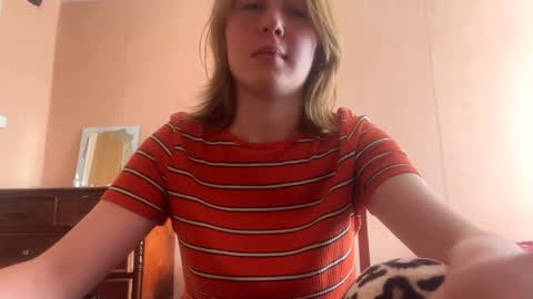 Snapshot of maisawin chatting on 06-03-26, 06:49 Evie online show from 06-03-26, 06:49
