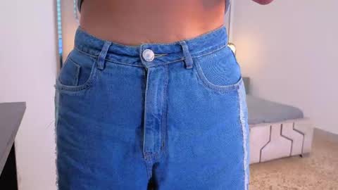 Snapshot of maise_hill1 chatting on 04-27-26, 01:20 MAISE online show from 04-27-26, 01:20