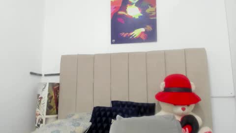 Snapshot of maite_milky18 chatting on 10-30-25, 12:34 maite_milky18 online show from 10-30-25, 12:34