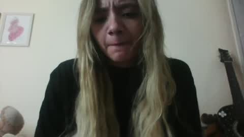 majo_gomezz online show from 11-17-25, 11:10