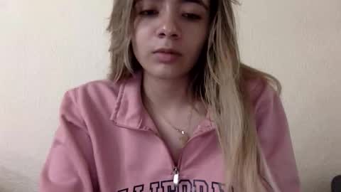 Snapshot of majo_gomezz chatting on 04-27-26, 03:04 majo_gomezz online show from 04-27-26, 03:04