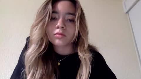 Snapshot of majo_gomezz chatting on 05-12-26, 09:12 majo_gomezz online show from 05-12-26, 09:12