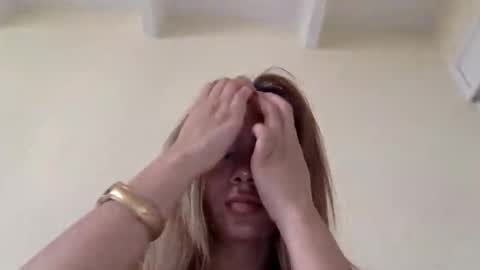 Snapshot of majo_gomezz chatting on 05-14-26, 07:20 majo_gomezz online show from 05-14-26, 07:20