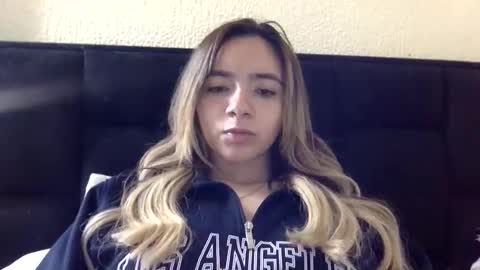 Snapshot of majo_gomezz chatting on 05-18-26, 04:07 majo_gomezz online show from 05-18-26, 04:07