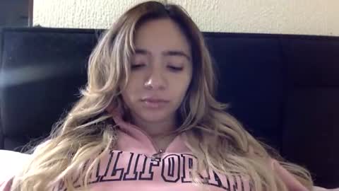 Snapshot of majo_gomezz chatting on 05-27-26, 01:57 majo_gomezz online show from 05-27-26, 01:57