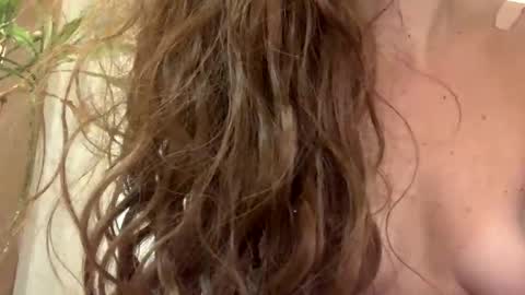 Snapshot of makemedanc chatting on 10-01-25, 08:26 makemedanc online show from 10-01-25, 08:26