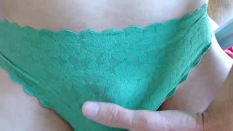 Snapshot of makemeplease89 chatting on 04-17-26, 07:06 makemeplease89 online show from 04-17-26, 07:06