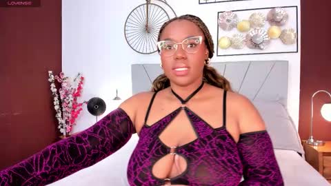 makena online show from 11-26-25, 04:24