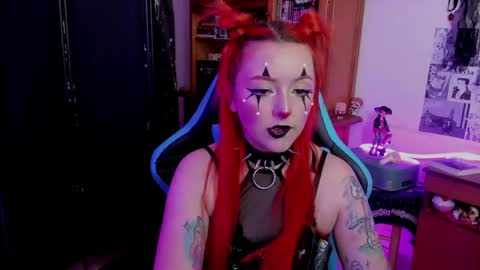  petite clown online show from 06-06-26, 12:27